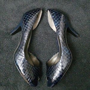 Liz Claiborne Navy Blue Leather Heels